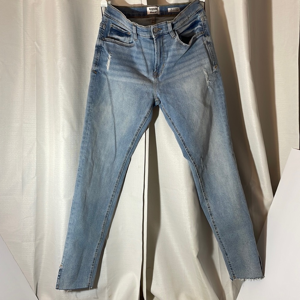 Kenzie Vintage Luxe. Ultimate High Rise Skinny Jeans. Size 8.